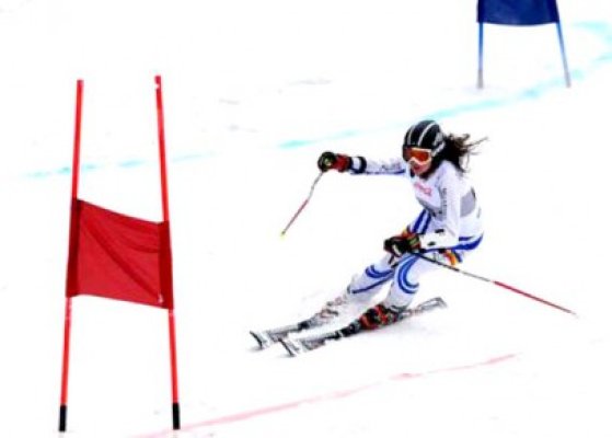 Iulia Benga a câştigat slalomul uriaş din cadrul FIS SES Nation Cup